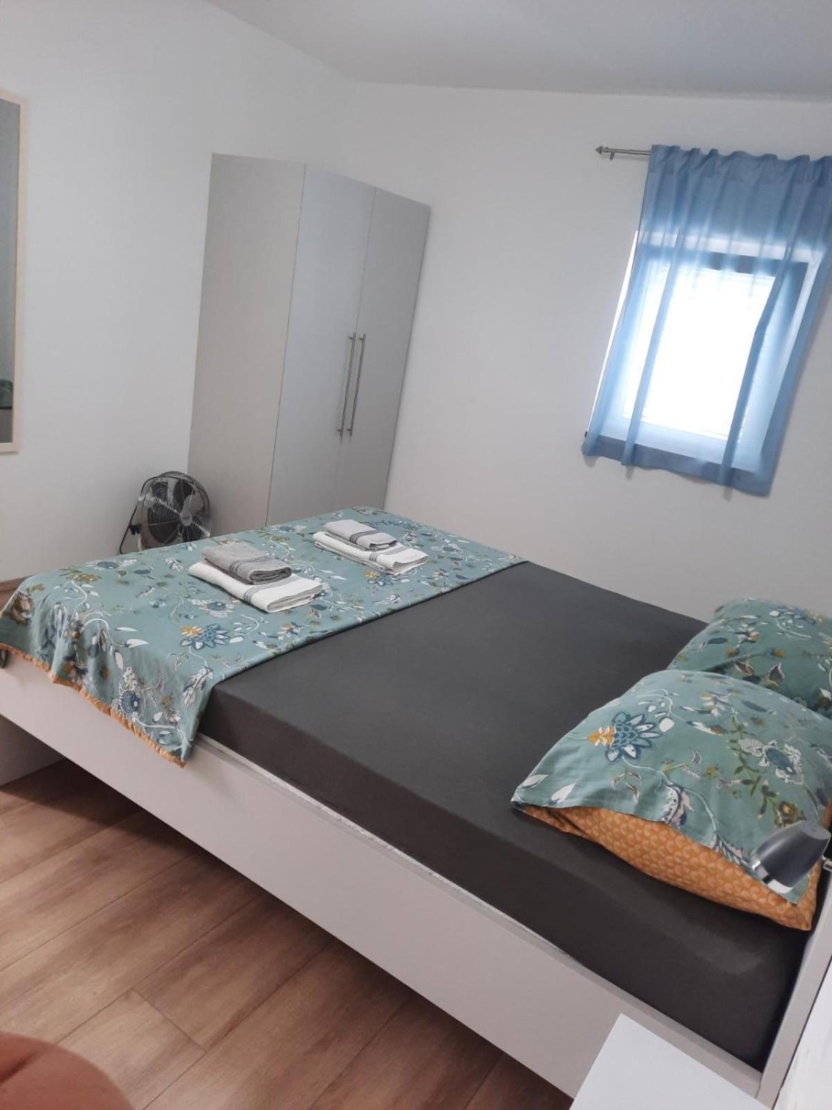 Apartmani Gabrijel Novi Vinodolski Exterior foto